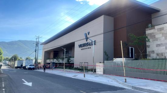 Imagen del centro comercial Vista Valle, en la parroquia Alangasí de Quito, el 15 de octubre de 2026.