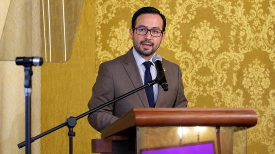 Aldrin Gómez durante la entrega de la 32.ª edición del Premio Nacional Eugenio Espejo, 5 de agosto de 2026.