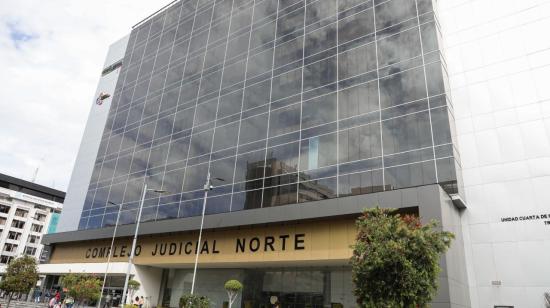 Imagen del Complejo Judicial Norte, donde se desarrolla la audiencia de reformulación de cargos en el caso de la muerte del gerente financiero de una universidad de Quito.