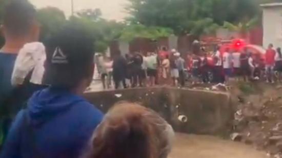 Búsqueda del joven desaparecido en Flor de Bastión, en Guayaquil.