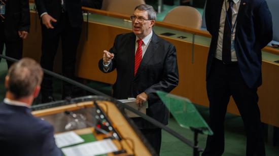 El ministro de Asuntos Exteriores de Cuba, Bruno Eduardo Rodríguez Parrilla, grita al representante de Estados Unidos antes de la sesión de la ONU, en Nueva York, el 28 de octubre de 2026.