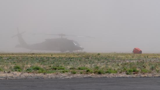 Imagen referencial de un helicóptero aterrizando en el aeropuerto de Lakeview, Oregon, 22 de julio de 2021.