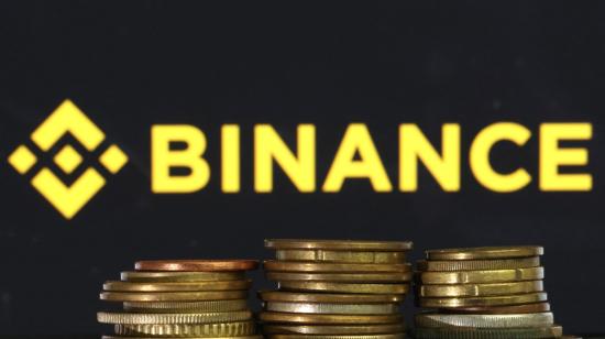 Logo de Binance, la mayor plataforma de criptomonedas del mundo, que fue hackeada el 30 de octubre de 2026.