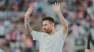 Lionel Messi siendo reconocido por Inter Miami tras ganar la Copa América el 20 de julio de 2024.