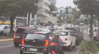 El impuesto verde grava la contaminación producida por vehículos de transporte terrestre.