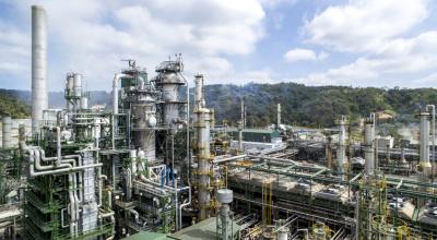 Panorámica de la Refinería Estatal de Esmeraldas, la mayor planta industrial de Ecuador, en junio de 2019.