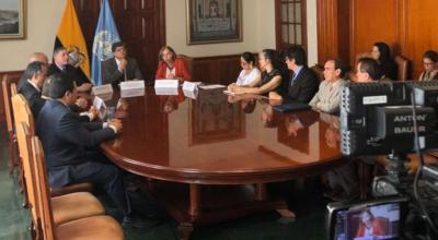 El canciller José Valencia durante un acto por el Día Mundial del Refugiado.