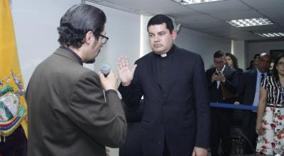 El sacerdote José Tuárez durante su posesión como presidente del CPCCS, el 13 de junio del 2019.