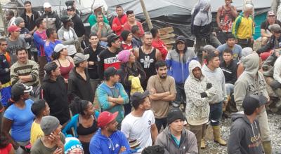 2 de julio de 2019. Mineros que trabajaban en la zona de Buenos Aires se alistan a salir de la llamada Ciudad de  Plástico.