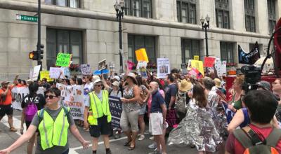 Protestas en Chicago contras las redadas contra indocumentados anunciadas por el presidente Donald Trump.