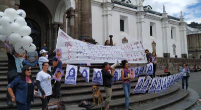 Plantón realizado por la desaparición de Juliana Campoverde, el 7 de julio de 2019 e la Plaza Grande.