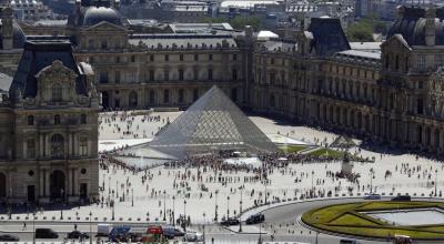 El Museo de Louvre apuesta por la reserva previa para combatir el colapso