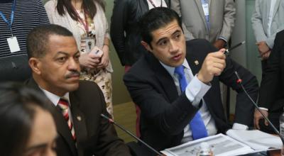 El Ministro de Economía y Finanzas, Richard Martínez junto al legislador de PAIS, Lenín Plaza, durante una comparecencia en la Comisión de Soberanía Alimentaria, el pasado 7 de agosto.