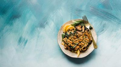 Almuerzo vegano de 'Kay Pacha' basado en plantas y yerbas. 