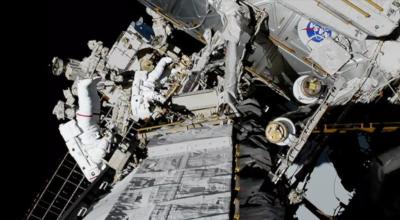 Jessica Meir y Christina Koch en la Estación Espacial Internacional.