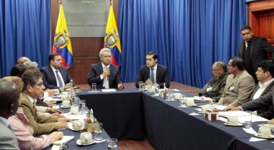 Reunión del presidente Lenín Moreno y los ministros Andrés Madero y Richard Martínez, con los dirigentes de la Central Unitaria de Trabajadores (CUT).