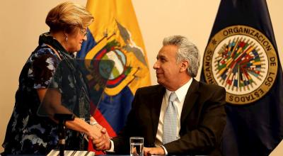 El presidente Lenin Moreno junto a la presidenta de la CIDH, la panameña Esmeralda Arosemena, el 8 de noviembre en la inauguración del 174° Período de Sesiones de la CIDH, en Quito.