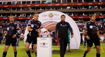 El árbitro Guillermo Guerrero fue el central del partido que Liga de Quito derrotó al Aucas en el encuentro de ida de las semifinales de la LigaPro, en 2019.