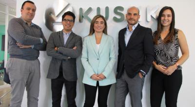 Daniela Espinosa (c), gerente general de Kushki y su equipo.