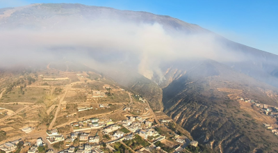 Una nube de humo se formó producto del incendio forestal en el cerro Casitagua.