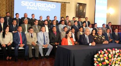 El presidente Lenín Moreno, la ministra María Paula Romo y el comandante Patricio Carrillo participaron de la firma de convenios con 50 municipios.