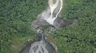 El colapso de la cascada de San Rafael, que era la más alta de Ecuador, ocurrió aparentemente por un proceso de erosión hídrica.
