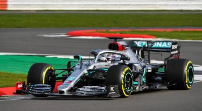 El piloto británito conducirá el W11 de Mercedes, con el número 44. 