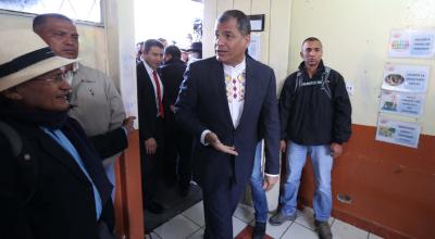 El 19 de febrero de 2017, el entonces presidente Rafael Correa, minutos antes de votar en la primera vuelta electoral.