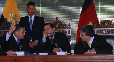 Los jueces Iván Saquicela, Iván León y Marco Rodríguez durante el juicio del caso Sobornos 2012-2016.