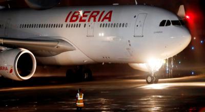 Uno de los aviones de Iberia, a su llegada al aeropuerto Mariscal Sucre de Quito, el 22 de marzo de 2020.