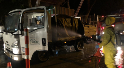 La noche del lunes llegaron al mercado mayorista de Guayaquil camiones con productos que recibieron controles de bioseguridad.