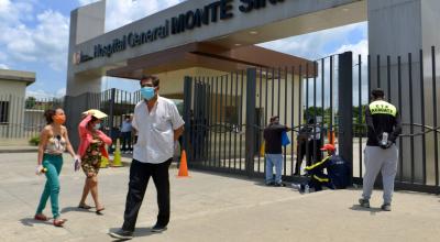 Vista exterior del hospital MOnte Sinaí en Guayaquil, el 6 de abril de 2020.