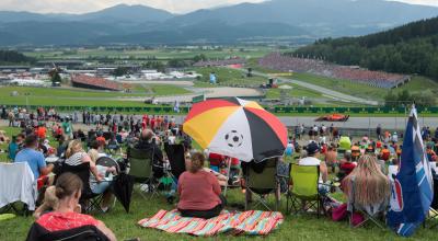 Los aficionados observan el Gran Premio de Spielberg, en Austria, en junio de 2019.
