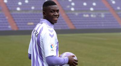 Stiven Plaza fue presentado en enero de 2019 como nuevo jugador del Real Valladolid. 