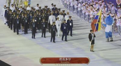 La delegación ecuatoriana durante la ceremonia de apertura de los Juegos, el 18 de octubre de 2019, en Wuhan.