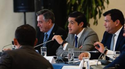 El ministro de Finanzas, Richard Martínez, durante una reunión con los asambleístas en la Asamblea Nacional el 11 de marzo de 2020.
