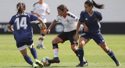 Jugadoras de la Liga femenina de fútbol de España durante un partido.