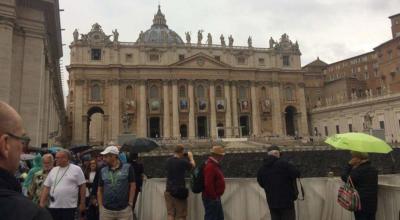 Vista de la plaza de San Pedro, en el Vaticano. Mayo de 2020.