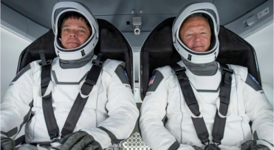 Los astronautas Doug Hurley y Bob Behnken durante una prueba en los simuladores de la NASA. 