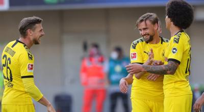 Jugadores del Borussia Dortmund celebrando su victoria 1-6 frente al Paderborn, este domingo 31 de mayo.