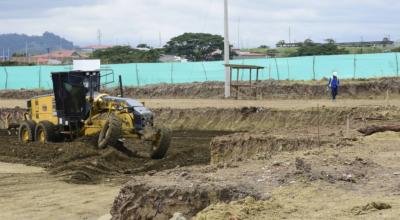 Terreno donde se debía construir el Hospital Básico de Pedernales, imagen tomada el 2 de junio de 2020.