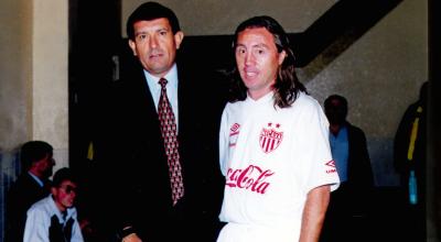 Carlos Sevilla y Álex Aguinaga en 2001.