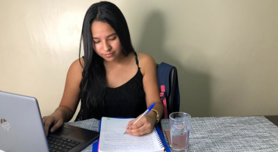 Una estudiante de la Universidad Estatal de Guayaquil el pasado 10 de julio de 2020.