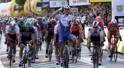 Davide Ballerini, del equipo Deceuninck-Quick Step, celebra el triunfo de la quinta etapa del Tour de Polonia, el domingo 9 de agosto de 2020.