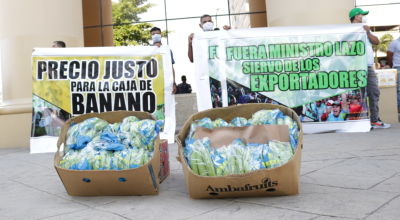 Una protesta de bananeros realizada el pasado 20 de julio de 2020 en el Gobierno del Litoral, en Guayaquil.