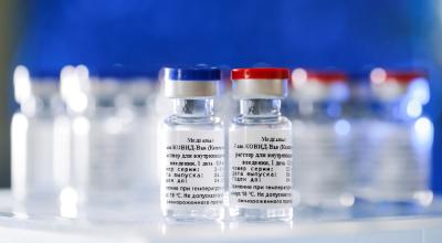 Rusia iniciará la vacunación masiva contra el coronavirus en un mes. 