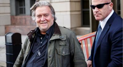 La justicia estadounidense detuvo a Steve Bannon, exasesor del presidente Donald Trump, el 20 de agosto de 2020.