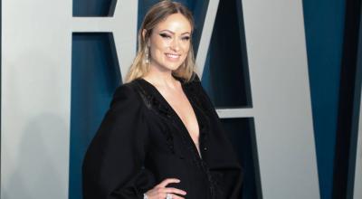 La actriz y directora Olivia Wilde al ingreso de la fiesta de los Oscar de Vanity Fair, en febrero de 2020.