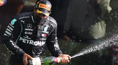 Lewis Hamilton celebra su triunfo en el GP de Bélgica, el domingo 30 de agosto de 2020.