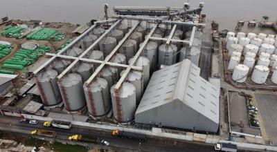 Vista panorámica de la empresa Ecuatoriana de Granos (Ecuagran S.A.), al sur de Guayaquil, el 10 de septiembre de 2020.